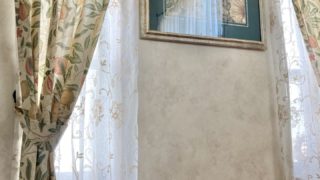 廊下の窓のレースカーテン取り付け✨