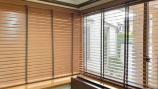 寝室に木製ブラインド取り付け👷